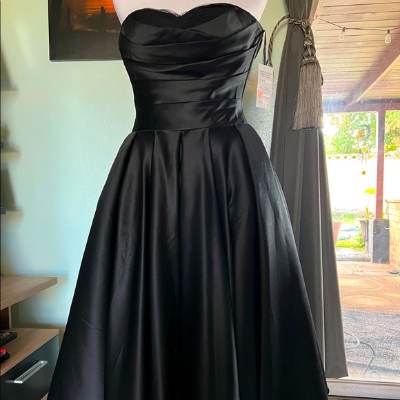 Unique Vintage Dresses & Skirts - Unique Vintage black strapless dream